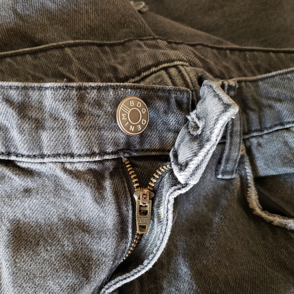 BDG Urban Outfitters Black Mom High Rise Jean sz 28 - Picture 6 of 10